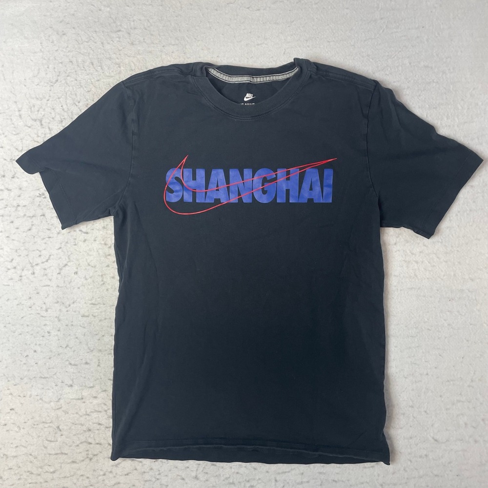 Nike T-Shirt Mens Small Black Shanghai Graphic Athletic Cut CI9642-010